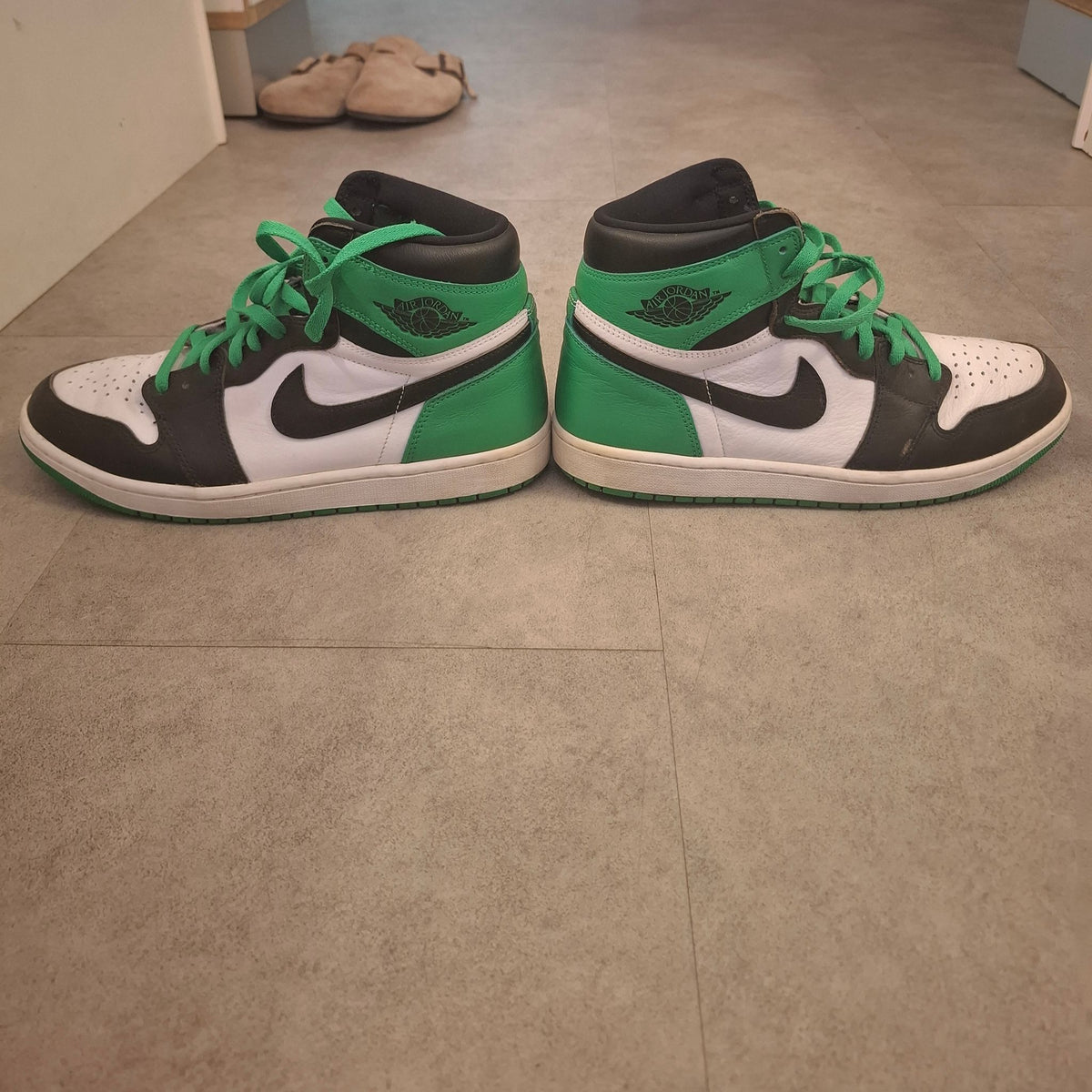 Jordan 1 High "Lucky Green" Size 44 (US 10) *with crease protectors*