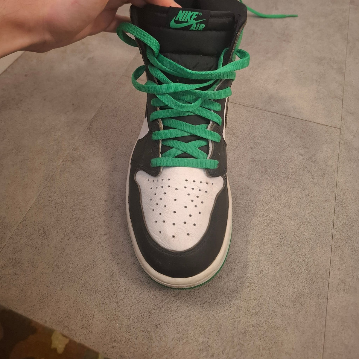 Jordan 1 High "Lucky Green" Size 44 (US 10) *with crease protectors*