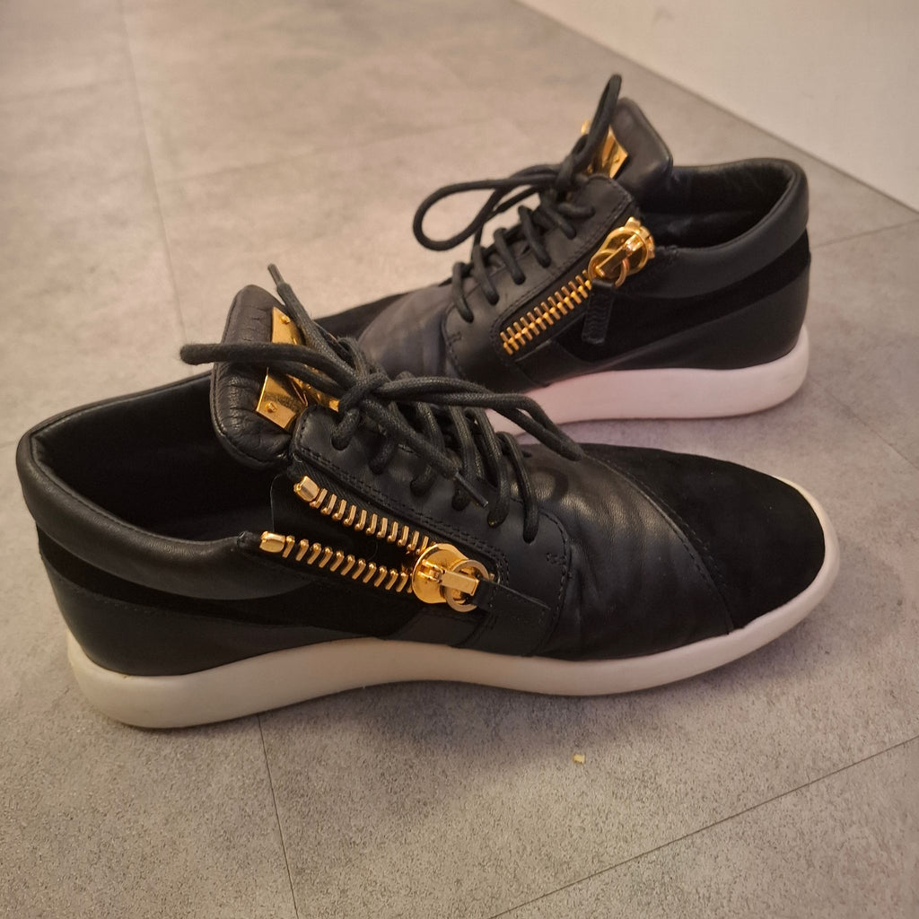 [PRE-OWNED] Giuseppe Zanotti Black Leather & Suede "Runner" Sneakers with Gold Hardware – EU 41 (US 8)