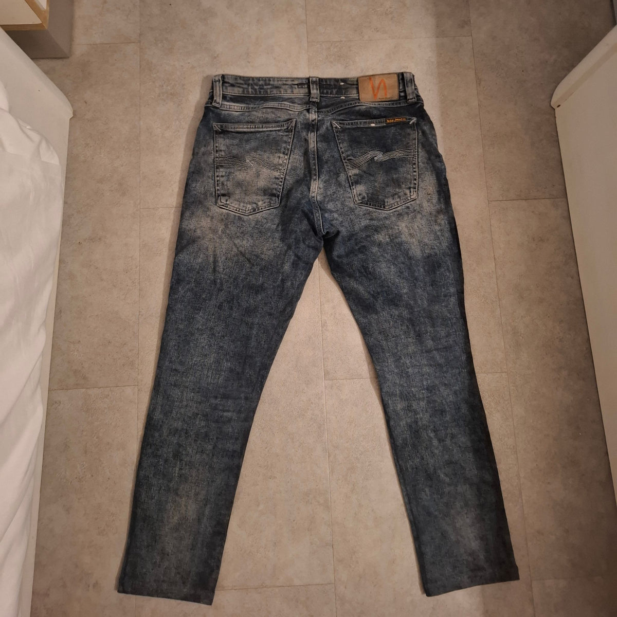 [PRE-OWNED] Nudie Jeans Co. Acid Wash Patched Denim Jeans – Size W29