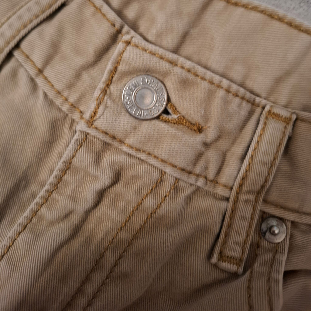 LIKE-NEW Levi's 508™ Regular Taper Beige Chinos – Size W31
